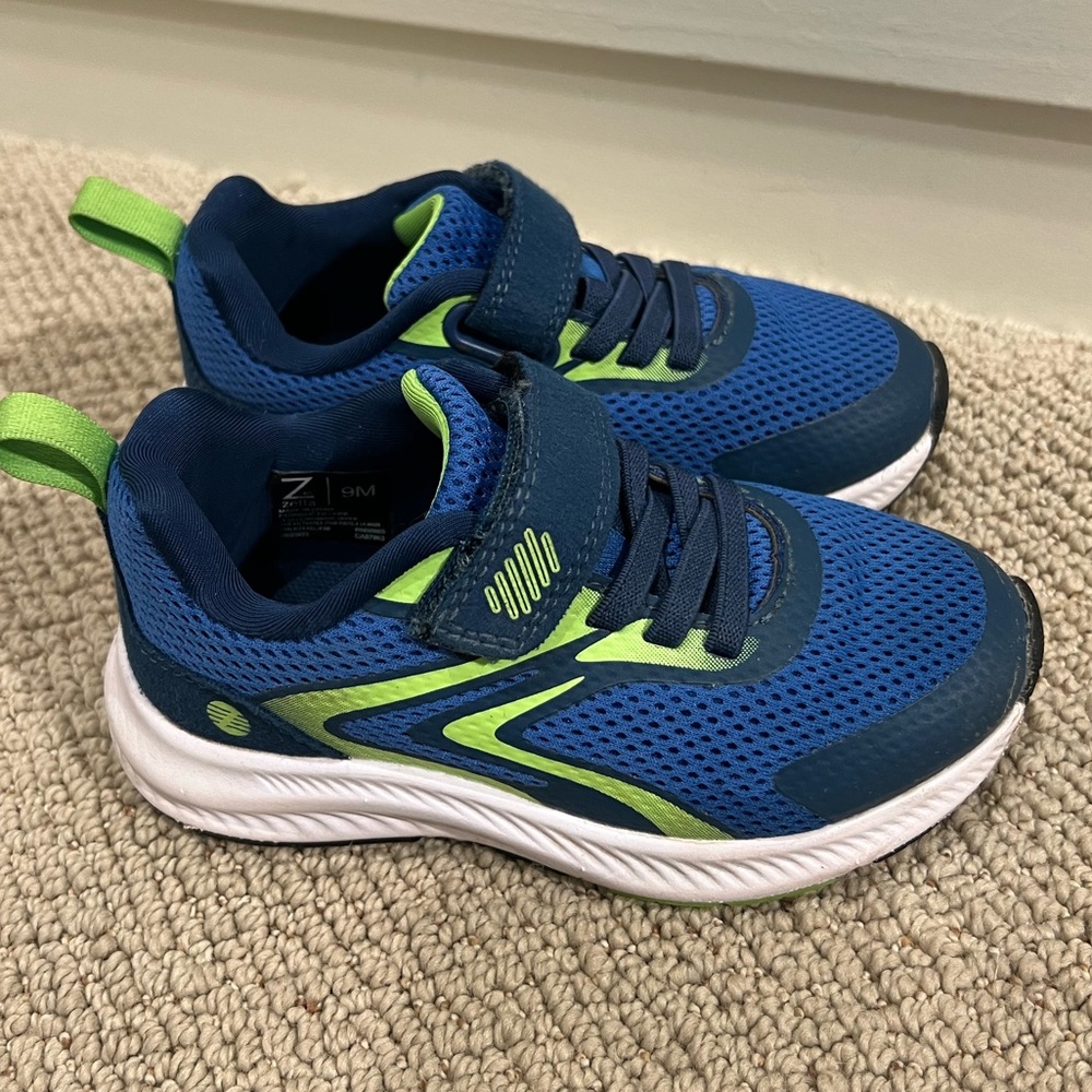 Z by Zella toddler size 9M sneakers in blue/neon green